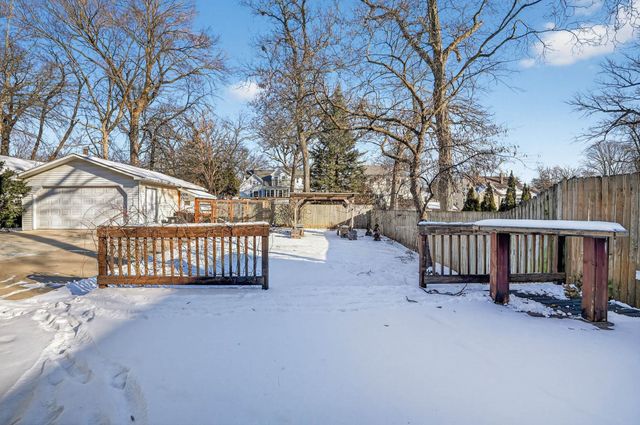 1916 Rainbow Drive, Cedar Falls, IA 50613