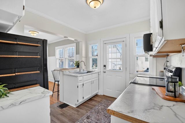 1916 Rainbow Drive, Cedar Falls, IA 50613