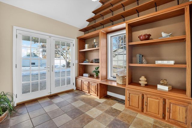 1916 Rainbow Drive, Cedar Falls, IA 50613