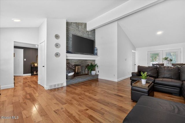 108 Governor Drive, Glenville, NY 12302