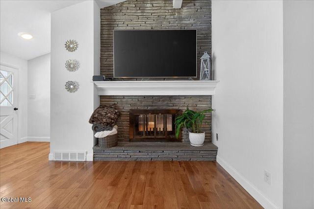 108 Governor Drive, Glenville, NY 12302