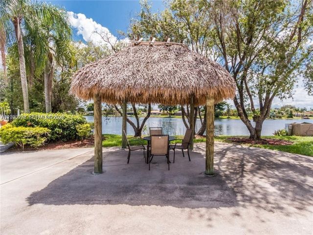 436 Lakeview Dr 203, Weston, FL 33326