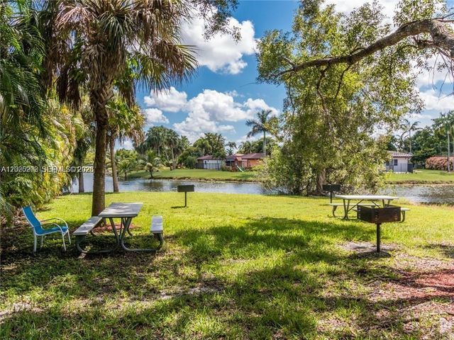 436 Lakeview Dr 203, Weston, FL 33326