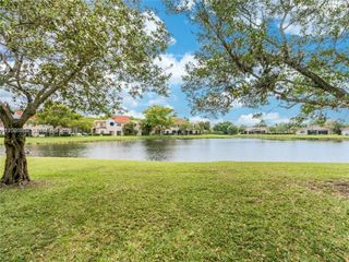 436 Lakeview Dr 203, Weston, FL 33326