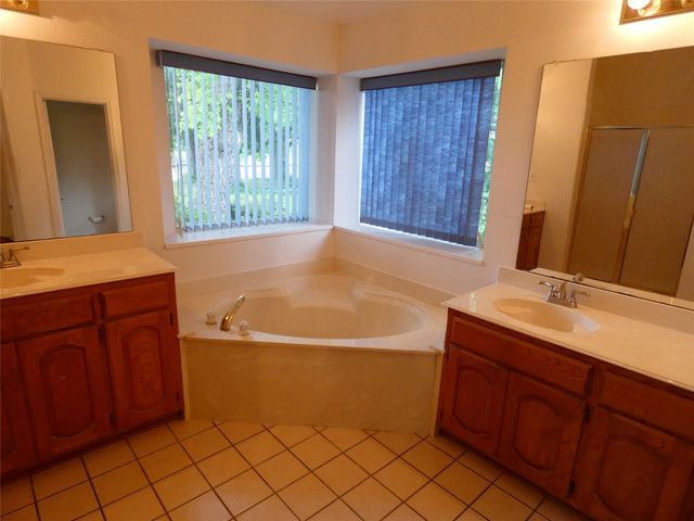 506 Baltusrol Circle, Garland, TX 75044