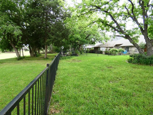506 Baltusrol Circle, Garland, TX 75044