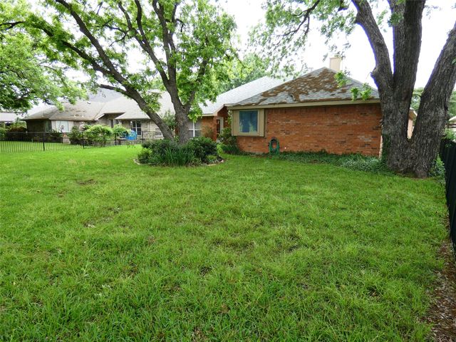 506 Baltusrol Circle, Garland, TX 75044