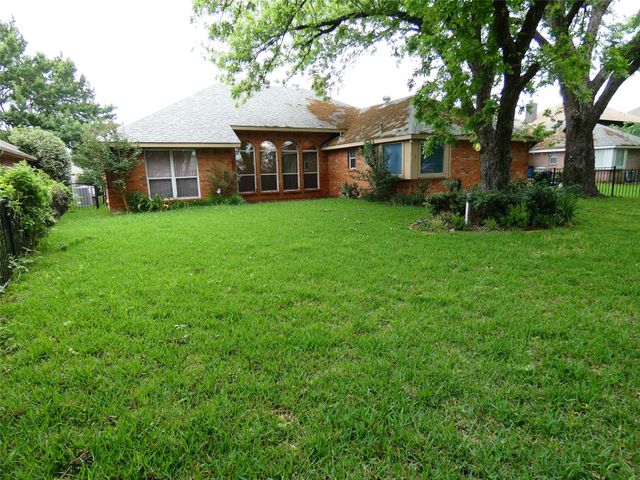 506 Baltusrol Circle, Garland, TX 75044