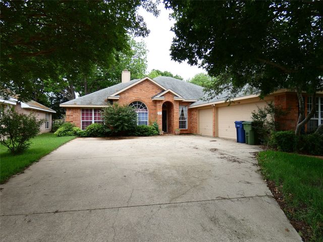 506 Baltusrol Circle, Garland, TX 75044
