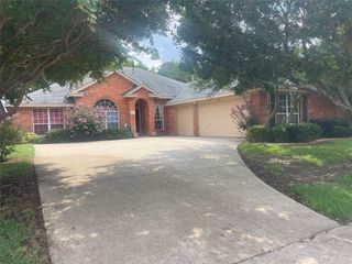 506 Baltusrol Circle, Garland, TX 75044