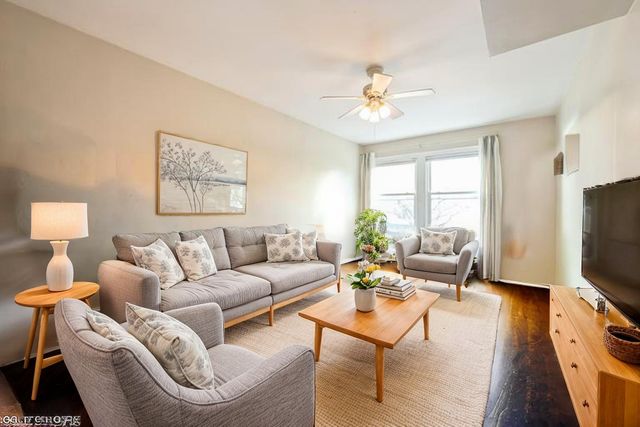 4240 N Clarendon Avenue 301S, Chicago, IL 60613