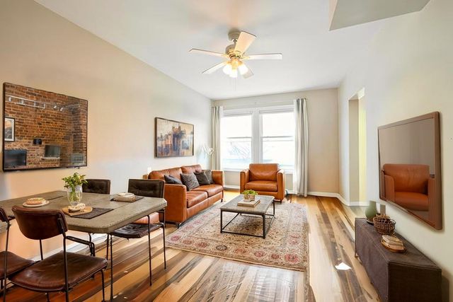 4240 N Clarendon Avenue 301S, Chicago, IL 60613