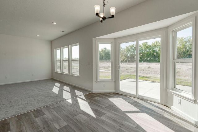 1033 Queen Bee Place, Grove City, OH 43123