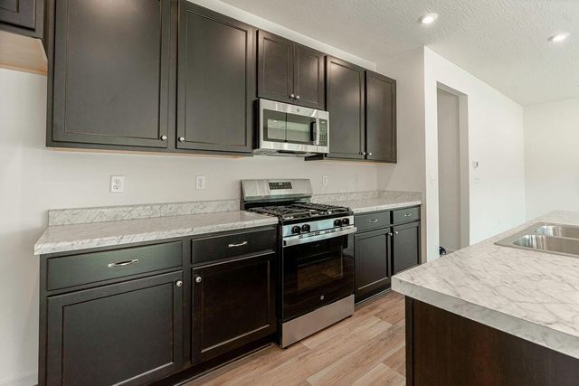 1033 Queen Bee Place, Grove City, OH 43123