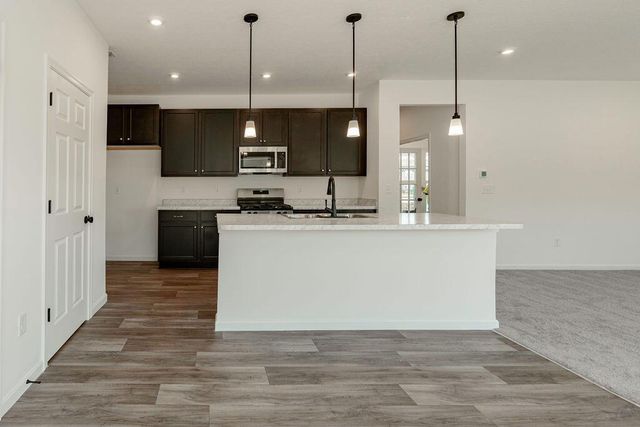 1033 Queen Bee Place, Grove City, OH 43123