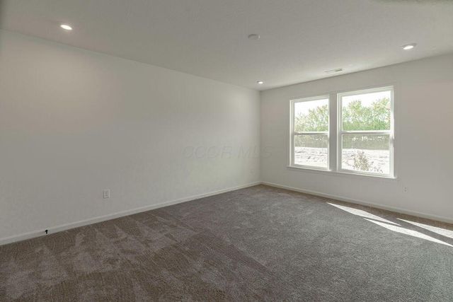 1033 Queen Bee Place, Grove City, OH 43123