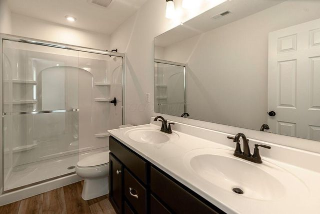 1033 Queen Bee Place, Grove City, OH 43123