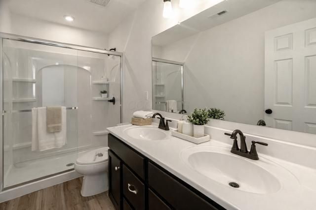 1033 Queen Bee Place, Grove City, OH 43123