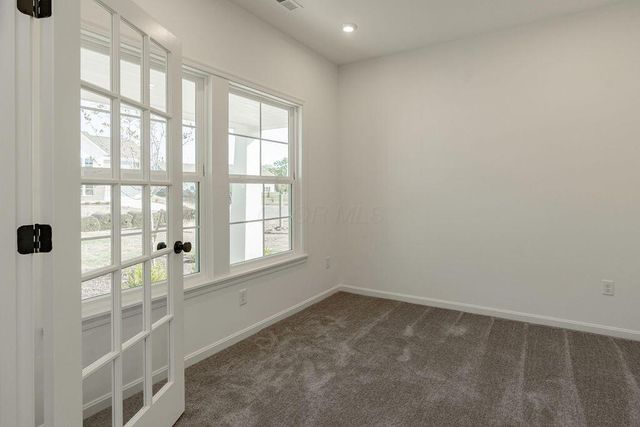 1033 Queen Bee Place, Grove City, OH 43123