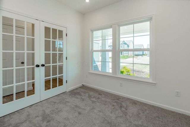 1033 Queen Bee Place, Grove City, OH 43123