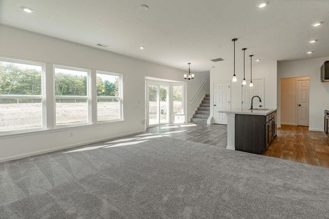 1033 Queen Bee Place, Grove City, OH 43123