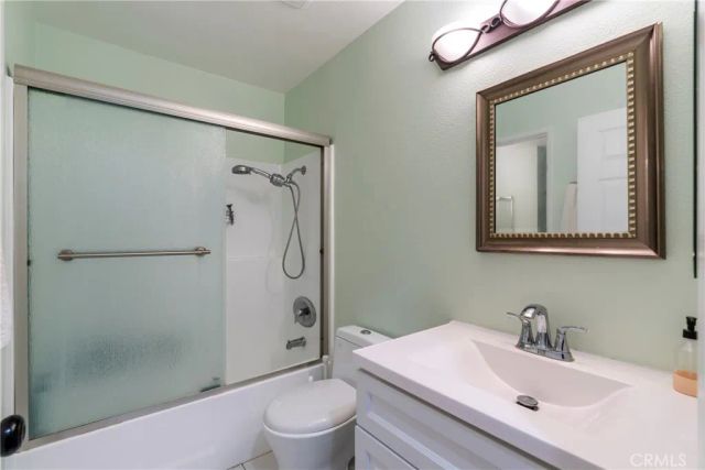 1114 W Blaine 204, Riverside, CA 92507