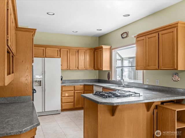 25719 Lake Wilderness Country Club Drive SE, Maple Valley, WA 98038