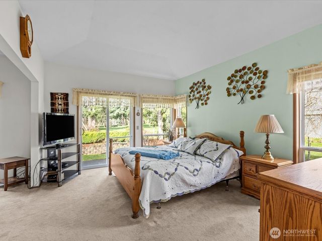 25719 Lake Wilderness Country Club Drive SE, Maple Valley, WA 98038