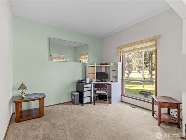 25719 Lake Wilderness Country Club Drive SE, Maple Valley, WA 98038