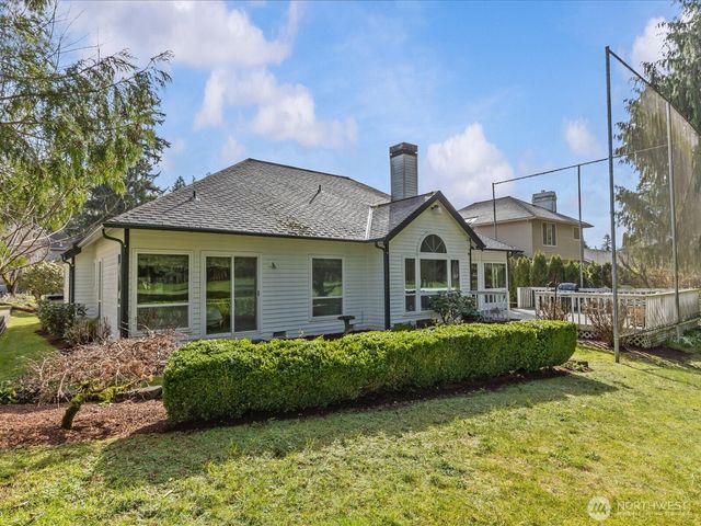 25719 Lake Wilderness Country Club Drive SE, Maple Valley, WA 98038