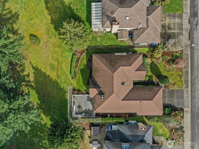 25719 Lake Wilderness Country Club Drive SE, Maple Valley, WA 98038