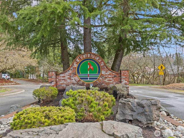 25719 Lake Wilderness Country Club Drive SE, Maple Valley, WA 98038