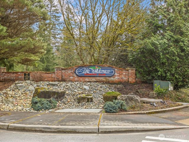 25719 Lake Wilderness Country Club Drive SE, Maple Valley, WA 98038