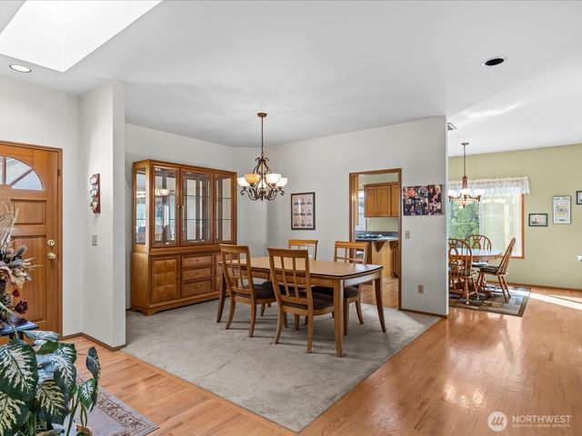 25719 Lake Wilderness Country Club Drive SE, Maple Valley, WA 98038