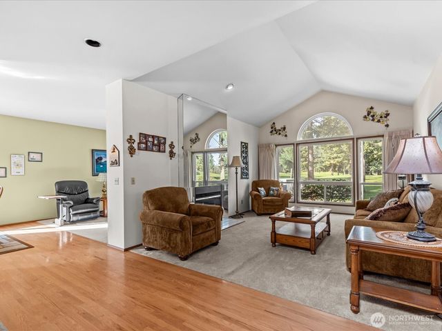 25719 Lake Wilderness Country Club Drive SE, Maple Valley, WA 98038
