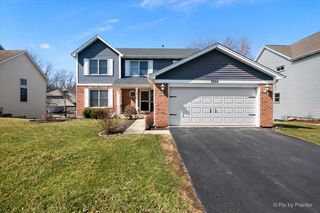 2060 Arapaho Drive, West Chicago, IL 60185
