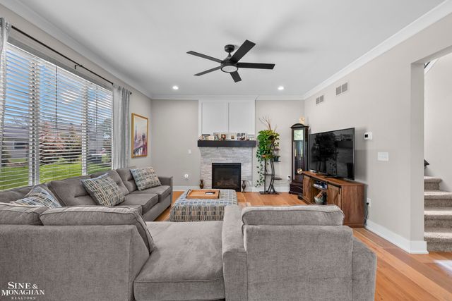 50490 Oakbrooke Drive, Chesterfield Twp, MI 48047