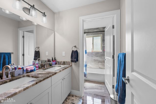 50490 Oakbrooke Drive, Chesterfield Twp, MI 48047