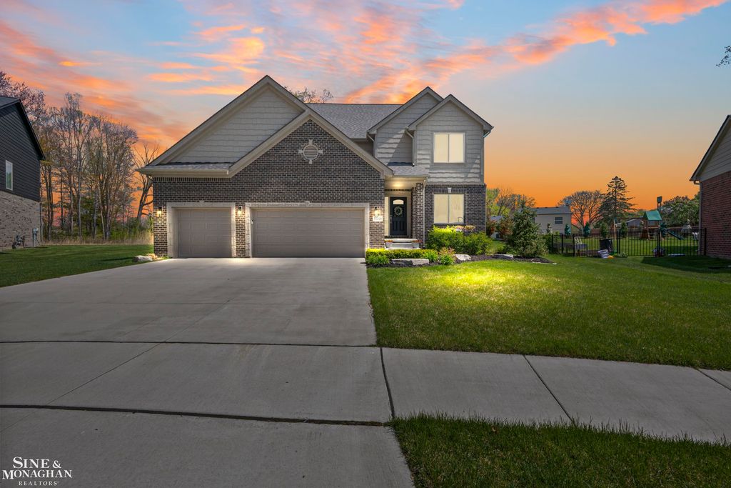 50490 Oakbrooke Drive, Chesterfield Twp, MI 48047