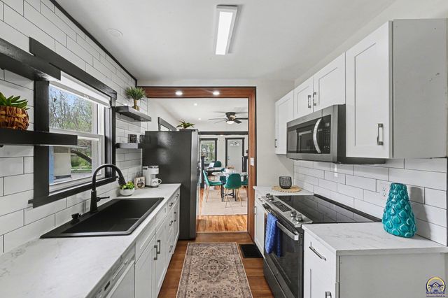 1022 SW Boswell AVE, Topeka, KS 66604