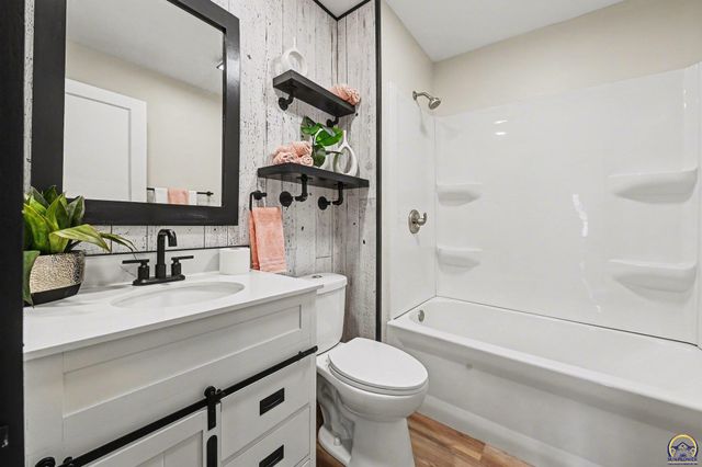 1022 SW Boswell AVE, Topeka, KS 66604