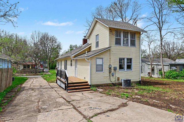 1022 SW Boswell AVE, Topeka, KS 66604