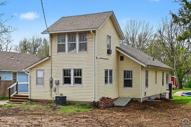 1022 SW Boswell AVE, Topeka, KS 66604