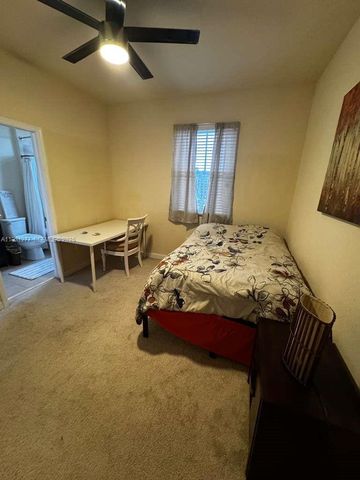 2819 SE 1st Dr 5, Homestead, FL 33033