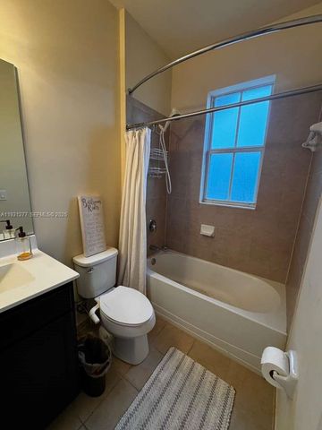 2819 SE 1st Dr 5, Homestead, FL 33033