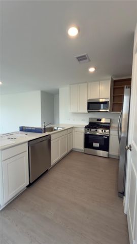 20050 White Dove Tr, Crosby, TX 77532
