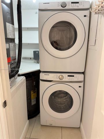 1831 Sabal Palm Dr 403, Davie, FL 33324