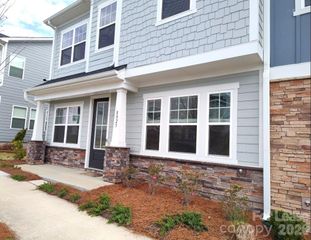 8823 Arrington Hall Drive, Charlotte, NC 28215