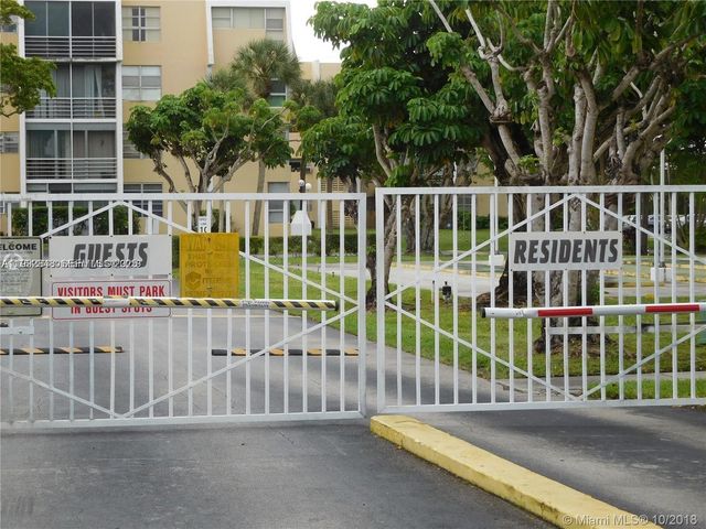 940 NE 199th St 209, Miami, FL 33179