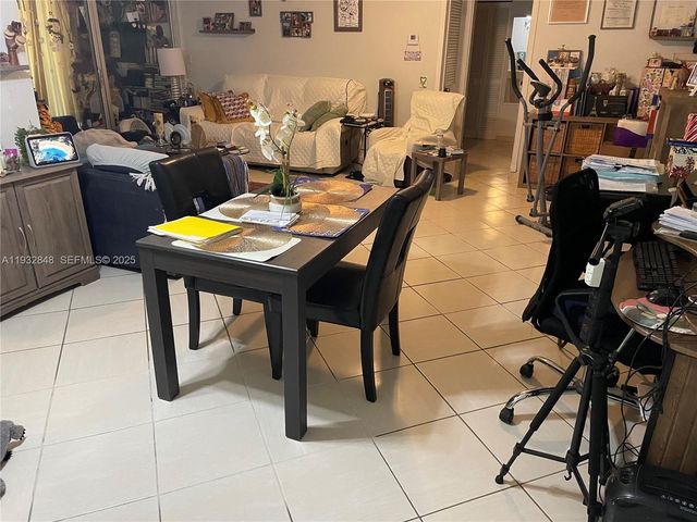 940 NE 199th St 209, Miami, FL 33179